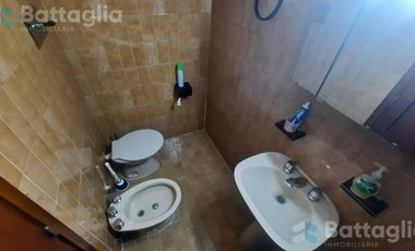 Triplex con cochera y parrilla en San Bernardo