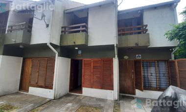 Triplex con cochera y parrilla en San Bernardo