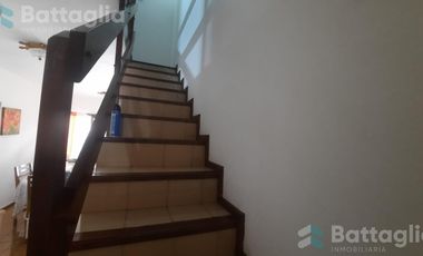 Triplex con cochera y parrilla en San Bernardo