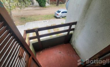 Triplex con cochera y parrilla en San Bernardo