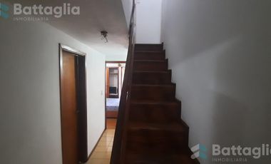 Triplex con cochera y parrilla en San Bernardo