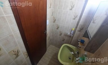 Triplex con cochera y parrilla en San Bernardo