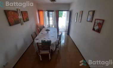 Triplex con cochera y parrilla en San Bernardo