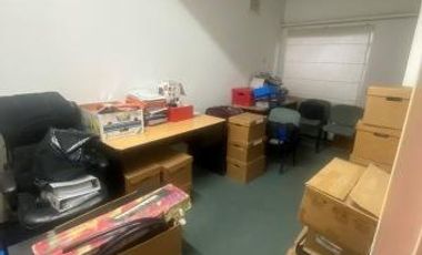 Oficina en  excelente esquina del centro de lomas