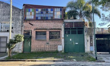 Bar y casa de coleccionista en venta en el bajo de San Isidro acepta depto menor valor en parte