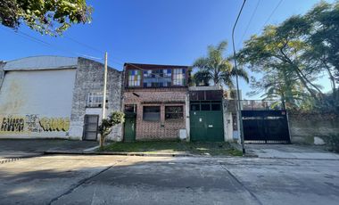 Bar y casa de coleccionista en venta en el bajo de San Isidro acepta depto menor valor en parte