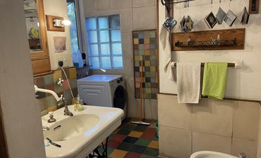 Bar y casa de coleccionista en venta en el bajo de San Isidro acepta depto menor valor en parte