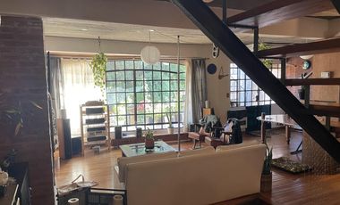 Bar y casa de coleccionista en venta en el bajo de San Isidro acepta depto menor valor en parte