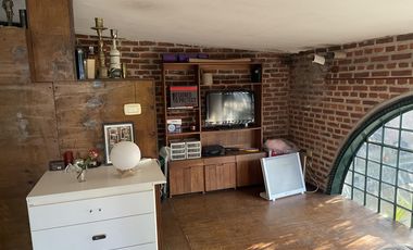 Bar y casa de coleccionista en venta en el bajo de San Isidro acepta depto menor valor en parte