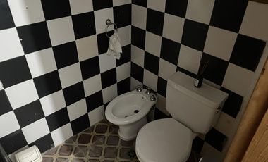 Bar y casa de coleccionista en venta en el bajo de San Isidro acepta depto menor valor en parte