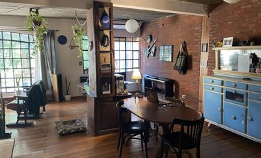 Bar y casa de coleccionista en venta en el bajo de San Isidro acepta depto menor valor en parte