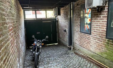 Bar y casa de coleccionista en venta en el bajo de San Isidro acepta depto menor valor en parte