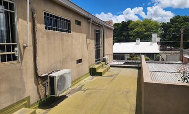 Casa en  calle Candiotti, Acceso a Parana