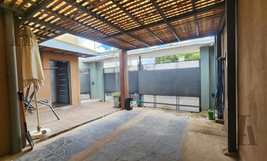 Casa en  calle Candiotti, Acceso a Parana