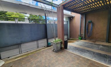 Casa en  calle Candiotti, Acceso a Parana