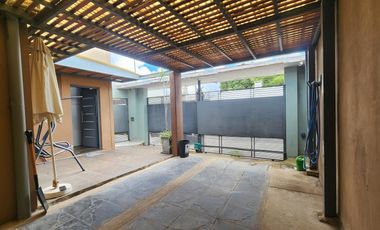 Casa en  calle Candiotti, Acceso a Parana