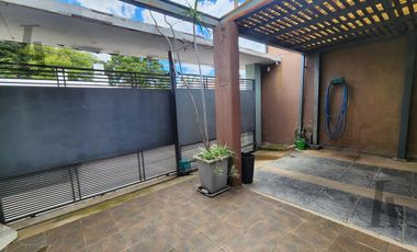 Casa en  calle Candiotti, Acceso a Parana