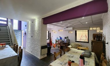 Casa en  calle Candiotti, Acceso a Parana