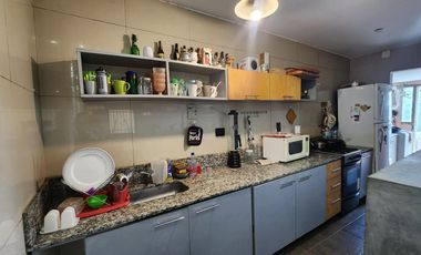 Casa en  calle Candiotti, Acceso a Parana