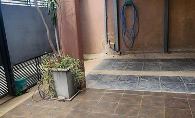 Casa en  calle Candiotti, Acceso a Parana