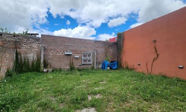 Casa en  calle Candiotti, Acceso a Parana
