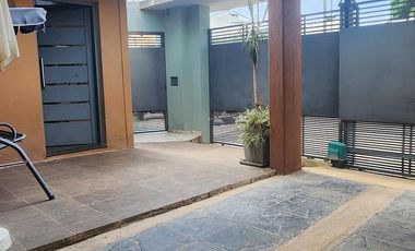 Casa en  calle Candiotti, Acceso a Parana