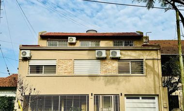 Hermosa Casa Moderna, Refaccionada en Olivos