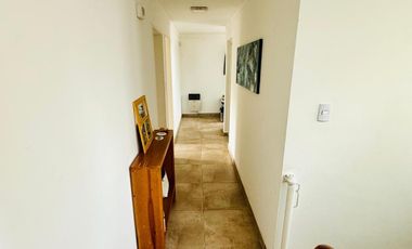 Hermosa Casa Moderna, Refaccionada en Olivos