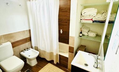 Hermosa Casa Moderna, Refaccionada en Olivos