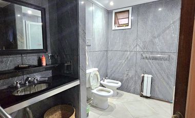 Imponente residencia en el corazón de Olivos.