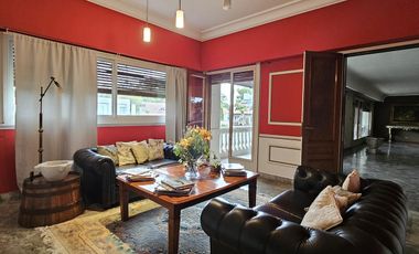 Imponente residencia en el corazón de Olivos.