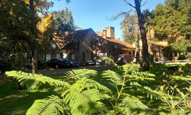 Casa quinta en venta - 4 Dormitorios 3 Baños - Coronel Brandsen