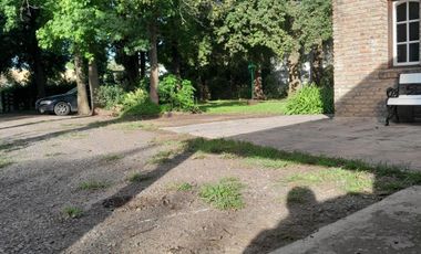 Casa quinta en venta - 4 Dormitorios 3 Baños - Coronel Brandsen