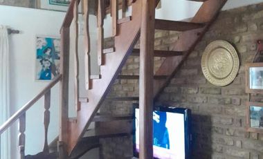 Casa quinta en venta - 4 Dormitorios 3 Baños - Coronel Brandsen