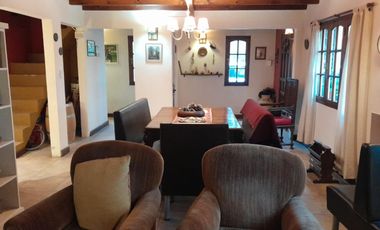 Casa quinta en venta - 4 Dormitorios 3 Baños - Coronel Brandsen