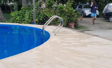 Casa quinta en venta - 4 Dormitorios 3 Baños - Coronel Brandsen