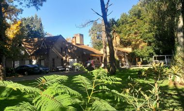 Casa quinta en venta - 4 Dormitorios 3 Baños - Coronel Brandsen