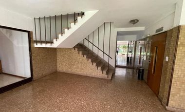 Departamento en venta - 2 Dormitorios 1 Baño - 55Mts2 - Lomas de Zamora