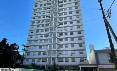 Departamento en venta - 2 Dormitorios 1 Baño - 55Mts2 - Lomas de Zamora