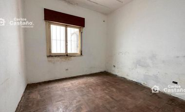 Casa Ideal Refaccionar, Cerca de Estación de Ferrocarril, 3 Amb.