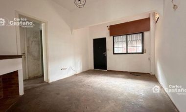 Casa Ideal Refaccionar, Cerca de Estación de Ferrocarril, 3 Amb.