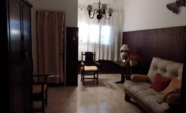 Casa en venta - 3 Dormitorios 2 Baños - La Plata