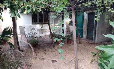 Casa en venta - 3 Dormitorios 2 Baños - La Plata