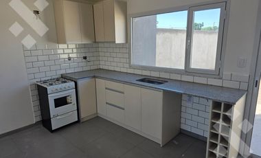 En Venta, Duplex de 2 Dormitorios, Bº  Bella Vista, Plottier