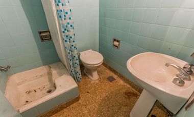 Casa · 5 Ambientes · Cochera · Local · Gral. Eugenio Garzon