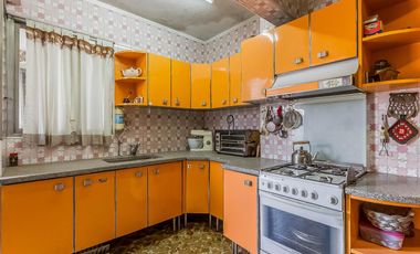 Casa · 5 Ambientes · Cochera · Local · Gral. Eugenio Garzon