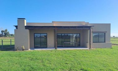 Casa en venta - 3 Dormitorios 2 Baños - Pinamar