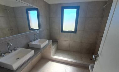 Casa en venta - 3 Dormitorios 2 Baños - Pinamar