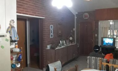 Casa en venta - 4 Dormitorios 2 Baños - Cochera - 629Mts2 - Mar del Tuyú