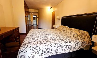 Importante casa de 5 dormitorios en VENTA en lote de 832 m2, zona Parque Guillermina, SMT